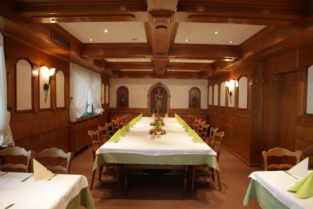 Hotel-Restaurant Zum Kirschbaum 로텐도프 외부 사진