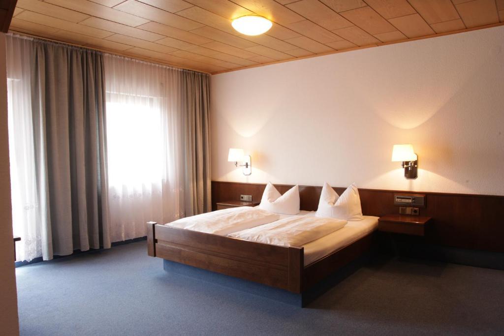 Hotel-Restaurant Zum Kirschbaum 로텐도프 외부 사진