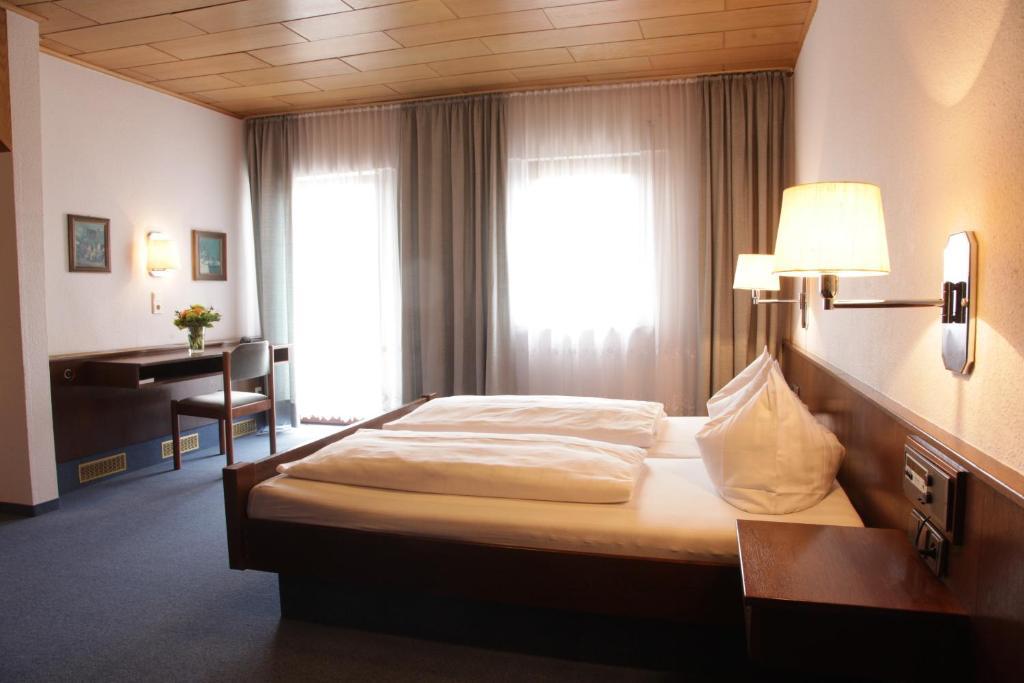 Hotel-Restaurant Zum Kirschbaum 로텐도프 외부 사진